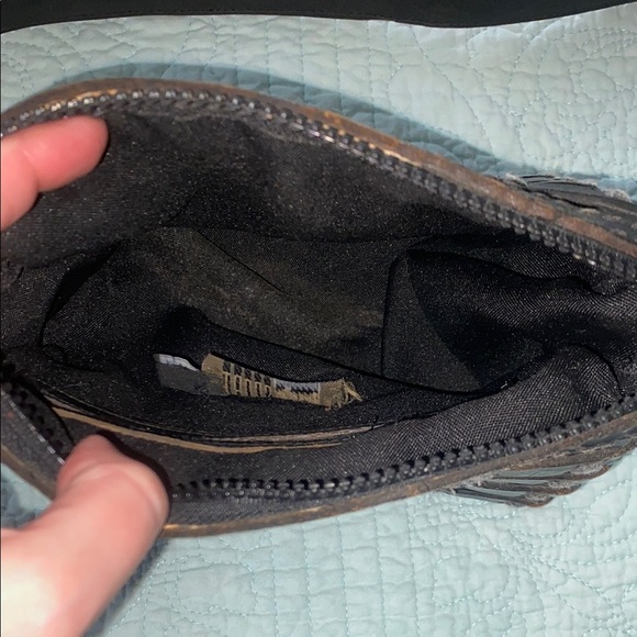 Vintage Black and Tan Leather Crossbody Bag with Woven Design - Picture 8 of 8